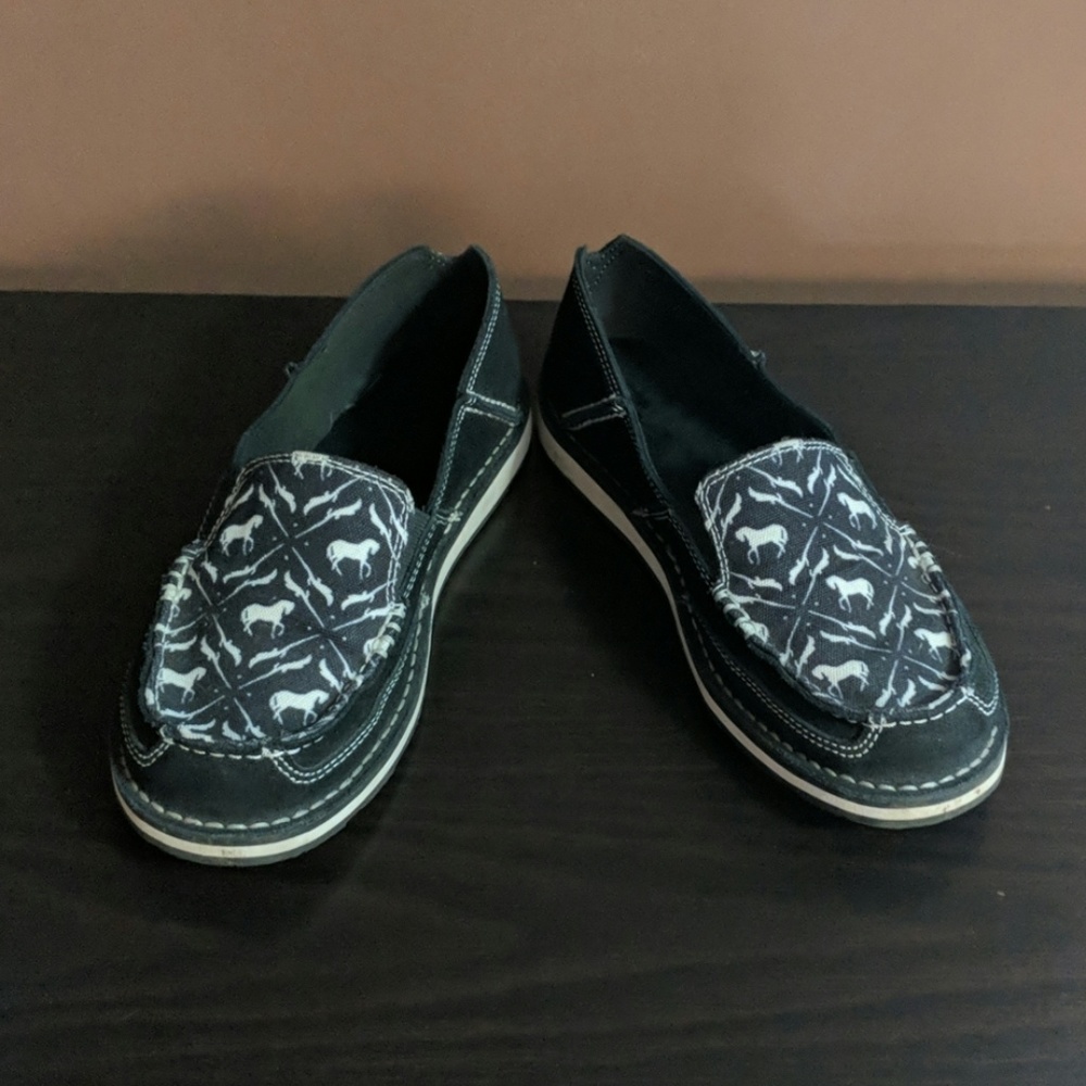 Ariat Cruisers